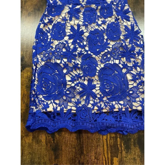 Love X Design Selma Surplice Lace dress - Picture 6 of 12